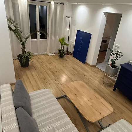 4 Bedroom - Center *