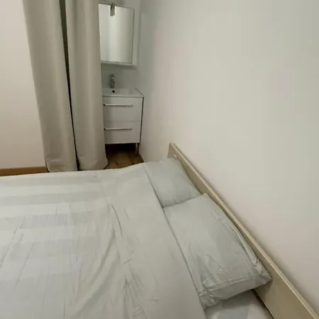 4 Bedroom - Center